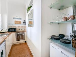 Marine Parade Sea View - by Brighton Holiday Lets