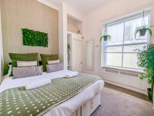 Marine Parade Sea View - by Brighton Holiday Lets