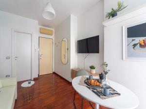 The Best Rent - One-bedroom apartment with a terrace in Corso Sempione