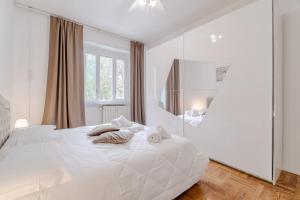 Bright Apartment near Parco Dora - two Balconies