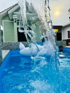 Luxury Homestay Jakuzi Private Pool 3 rooms full Aircond Jerantut
