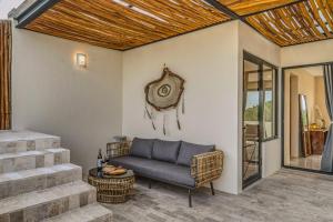 Fast Wi-Fi Deluxe 3BR PH with Private Pool and Rooftop