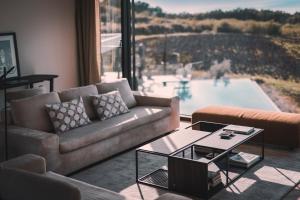 Amazing Villa ALMA Infinity POOL, PADEL Court, Jacuzzi