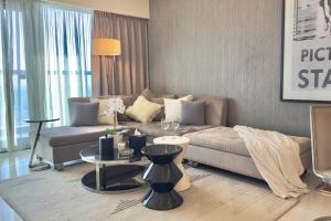 2BR High Floor in Paramount Tower A - Business Bay by Vibel