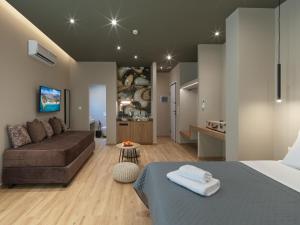 YaPe Coastal Suites at Alimos Beach