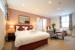 Triple Room with Kitchenette room in Marlborough House Hotel - B&B