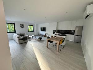 Appartements Appartement meuble de 120 m2 : photos des chambres