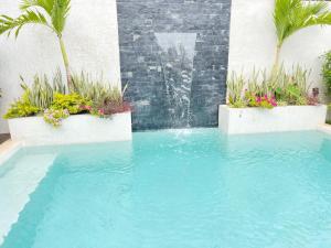 Luxury House Tomanoa - 10pers - 4rooms - Pool - HotJacuzzi - Speed Wifi -waterfall