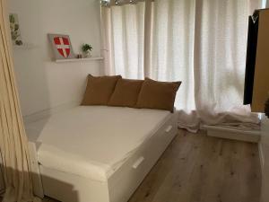 Studio rénové au centre, balcon, Wifi gratuit - FR-1-346-531