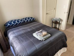 A Great Day in Newark - Elite 3 BR Sunny Retreat
