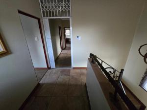 SHALE BEACH HOUSE: 3-Bedroom House with Private Beach Access.