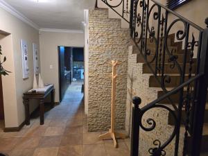 SHALE BEACH HOUSE: 3-Bedroom House with Private Beach Access.