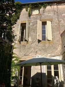 Maisons de vacances Near Bergerac Airport 16th Century Town House : photos des chambres