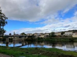 Maisons de vacances Near Bergerac Airport 16th Century Town House : photos des chambres