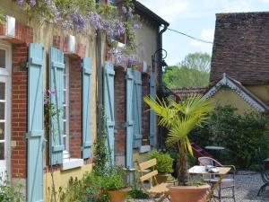 B&B / Chambres d'hotes Chaleureuse chambre double avec acces jardin, WiFi et animaux admis - FR-1-590-490 : photos des chambres