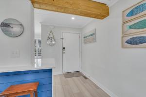 New listing - Condo on Harbor Island