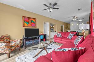 Spacious 2 Bedroom Condo with Golf Course Views! Sleeps 4 Guests! River Oaks 48-D