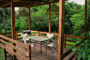 Cabaña Sigel en el rio, RUNA YAKU