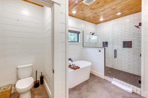 Cozy Secluded Cabin in the Heart of Hochatown