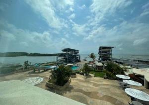 Exclusivo Apartamento en el corazón de tucacas con vista frente al mar y Adicional disponible lancha 26 pies