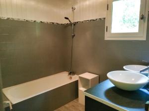 Chalets Domaine de Grezelou : photos des chambres