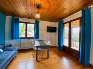 Chalets Domaine de Grezelou : photos des chambres