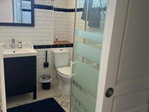 B&B / Chambres d'hotes Sejour gourmand et reposant pres des Chateaux de la Loire - FR-1-591-707 : photos des chambres