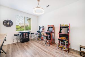 Allura Champagne New in Wine Country Pool Game Room