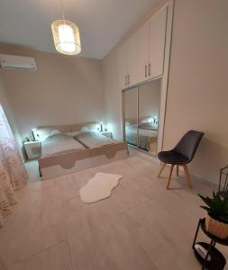 New, nice apartment, 50m from sea and from Center at Nea Irakleia