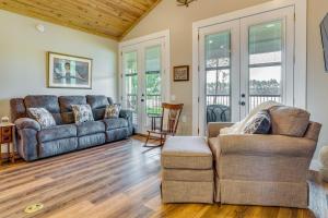 Escape to Nature: Lakefront Jay Cottage w Views!