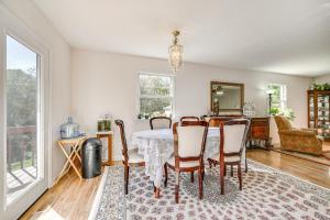 Private Deck Berkeley Springs Getaway!