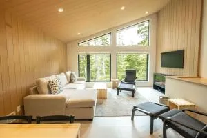 Calmwater Retreat New 2 br Hot Tub - Уклуэлет