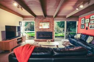 오션 그로브 Coastal Couple Retreat - Gas Log Fireplace - Sleeps 2 - Ocean Grove 싱글룸 로비