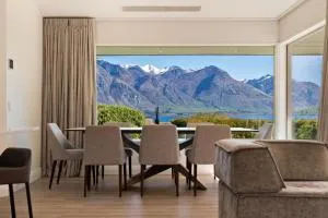 Baywaters - Lake View Villa with Sauna, Spa Pool & Gym - Garston