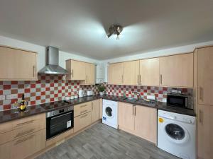 Curwen Apartment - 2 Bedrooms - Sleeps 6