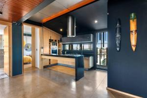 Departamento nuevo con balcón y terraza en centro histórico