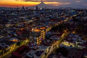 Departamento nuevo con balcón y terraza en centro histórico