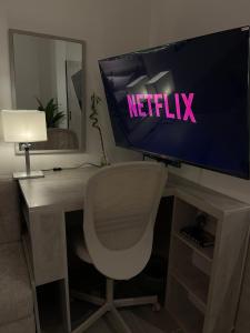 استديو مكتبي فندقي متكامل الخدمات Studio with office and full service