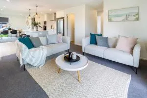 Gateway to the South Single Level Home with Garage - West Melton