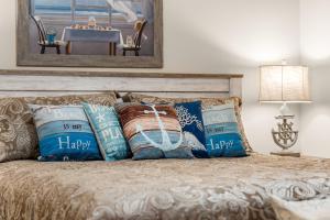 Beachfront Retreat! Family Friendly 1BD Getaway! by Dolce Vita Getaways PCB!