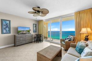 Beachfront Retreat! Family Friendly 1BD Getaway! by Dolce Vita Getaways PCB!