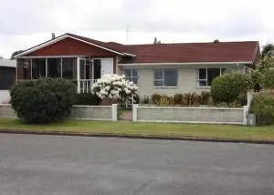 Kinloch Lakefront with wifi - Kinloch