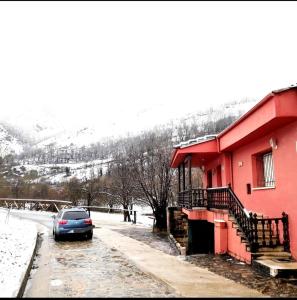 La casina Redes -Tlf 67964 nueve cero tres uno