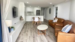 Grand Pacific Unit 10