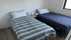 Moreton Sands Unit 1