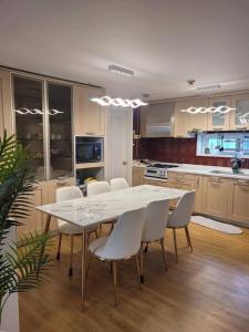 JTN Homestay Room Rent Only