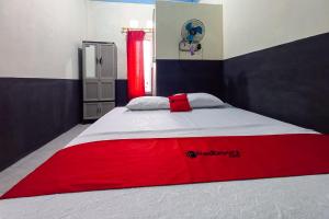 RedDoorz Syariah at Penginapan Queen Sungai Penuh