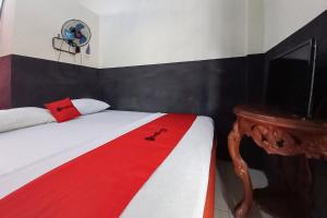 RedDoorz Syariah at Penginapan Queen Sungai Penuh