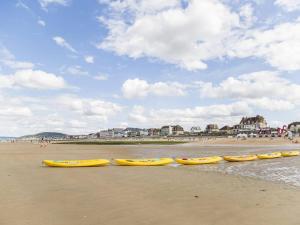 Maisons de vacances Maison de plain-pied avec jardin prive et terrasse a Cabourg - FR-1-788-40 : photos des chambres