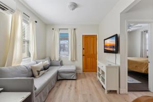 108 W 20Th Ave, Unit 2